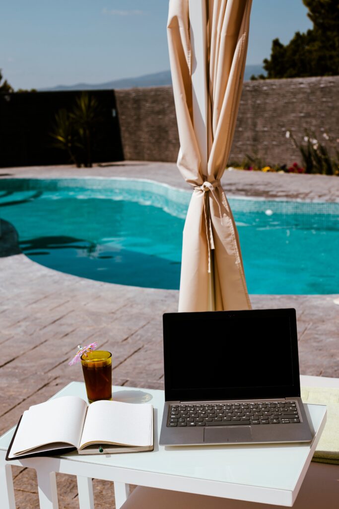 Pool office Work from home
